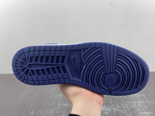 One Kick X CUSTOM TRAVIS X AIR DM7890-101 OFF-WHITE JORDAN SCOTT 1 0806